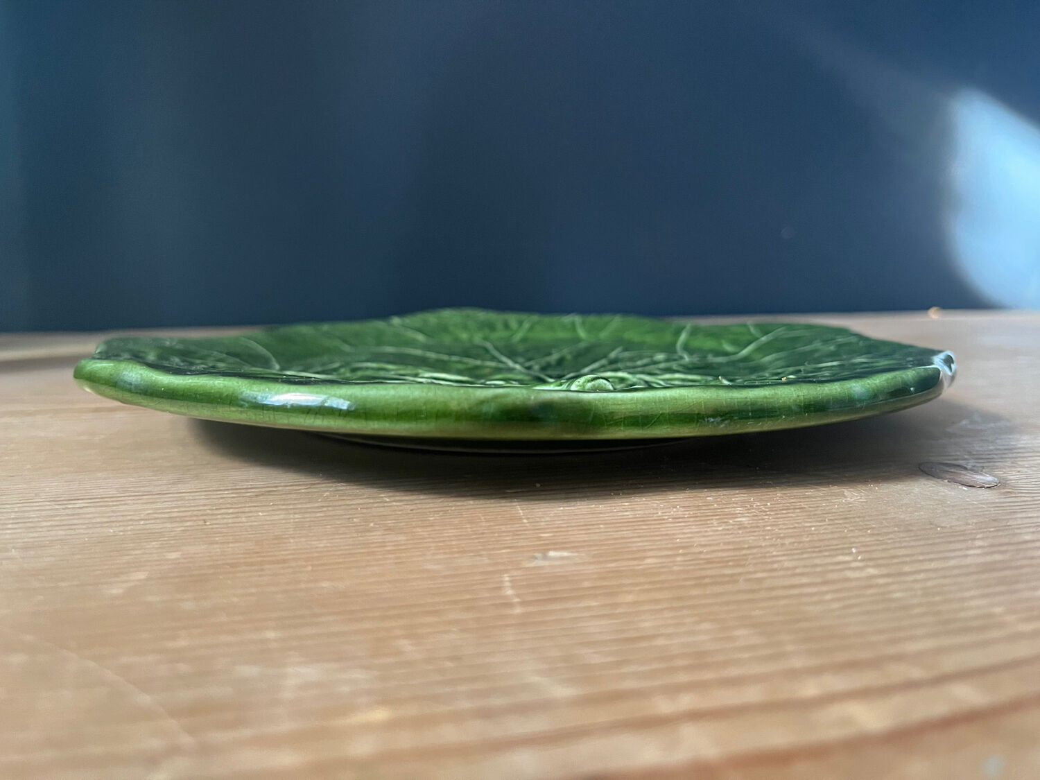 Cabbage leaf plate