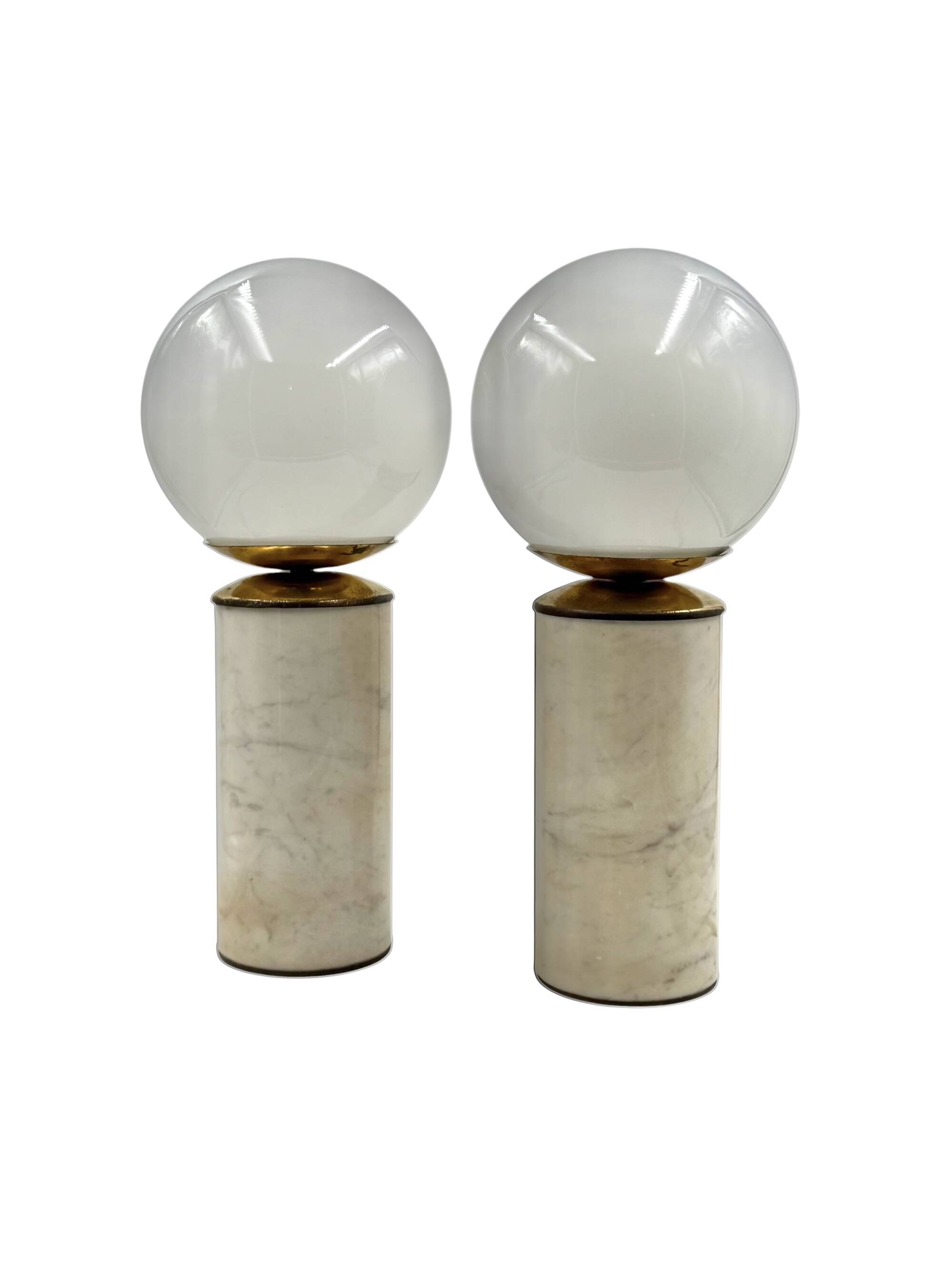 2 lampes de table en marbre de Carrare de style Hollywood Regency, Lucirhytmo Italie années 70