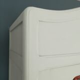 Parisien wardrobe 30 years