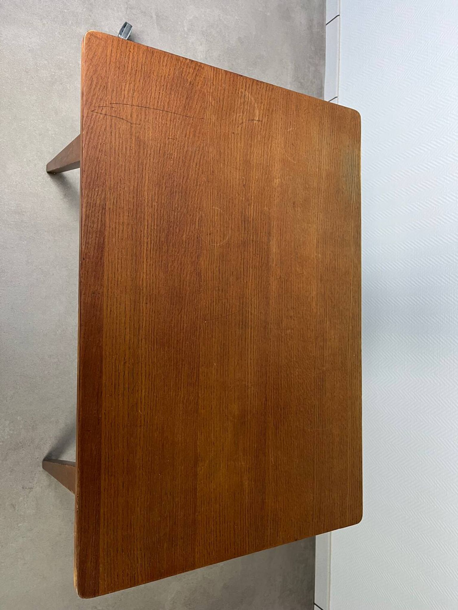 Compass leg desk, 1950s wood reconstitution style.