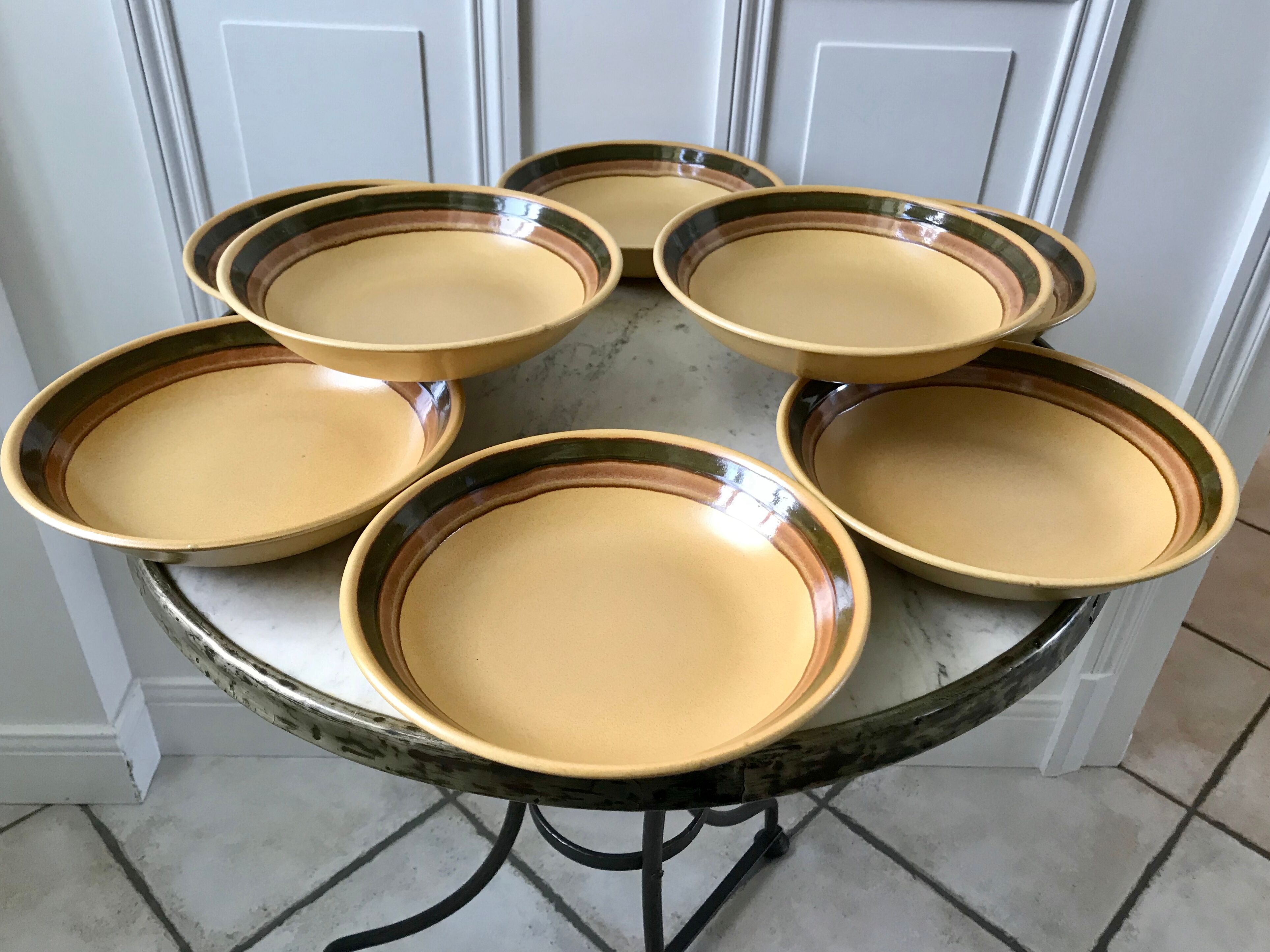 Set of 8 hollow plates in vintage sandstone 70s