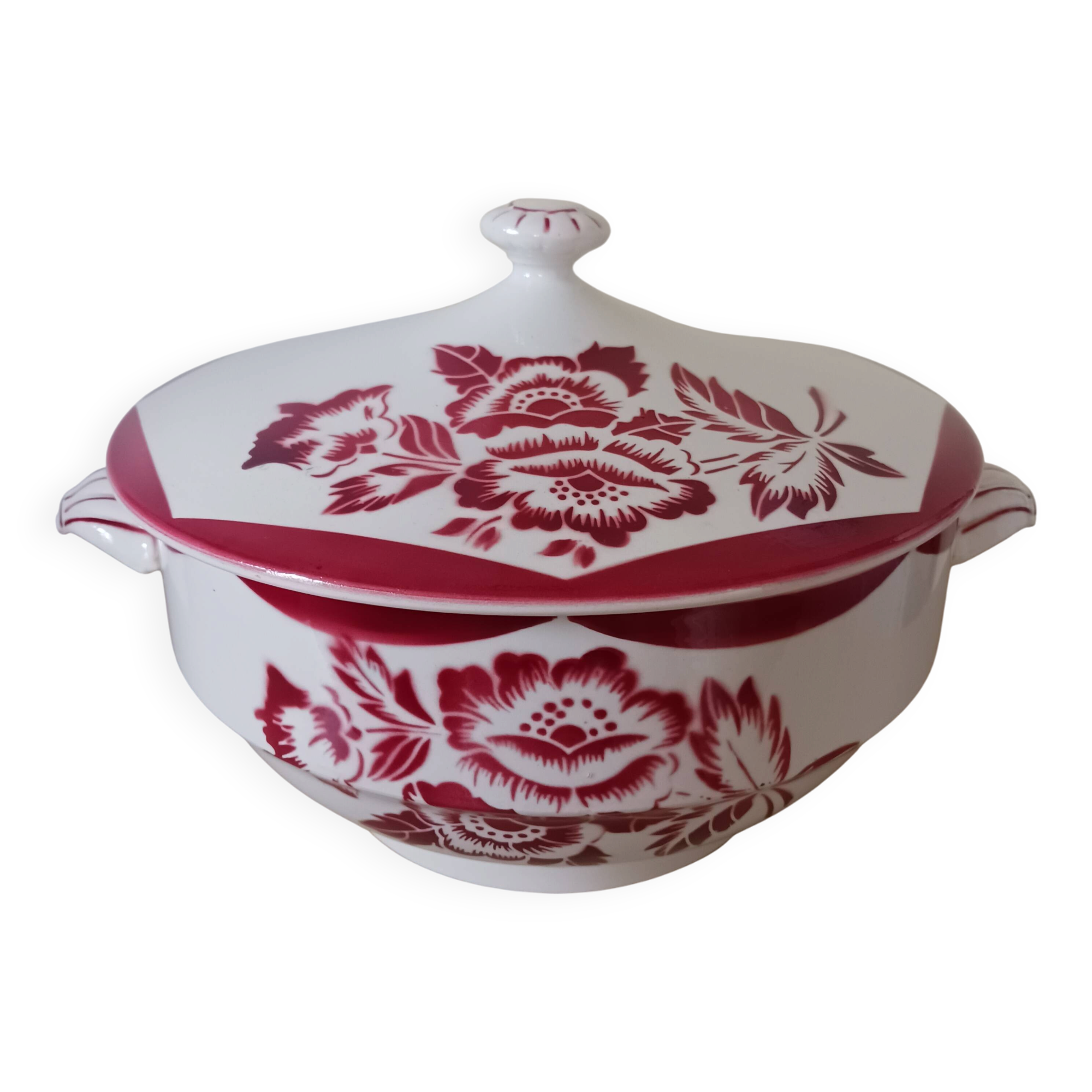Soup tureen Digoin Sarreguemines, Burgundy model.