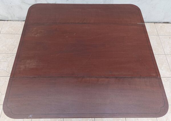Table anglaise à volets en acajou époque 19ème