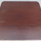 English drop-leaf table in mahogany from the 19th century.