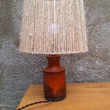 Lampe a poser en céramique signé Belka, Danemark abat jour en corde