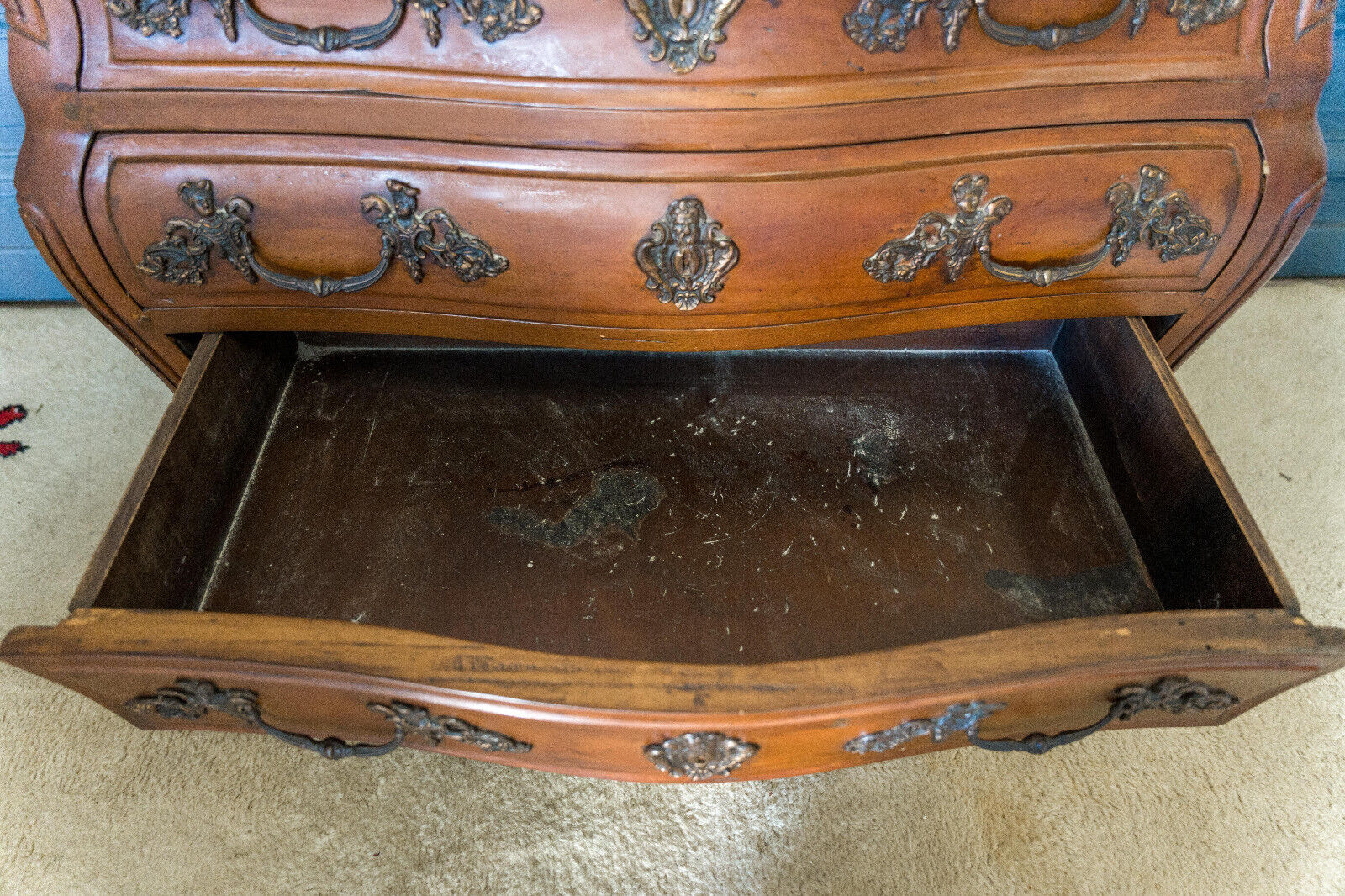 Walnut chest of drawers Louis XV style 3 drawers Bronze handles Mid-twentieth