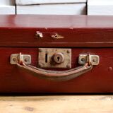 "The favorite" bordeaux vintage suitcase