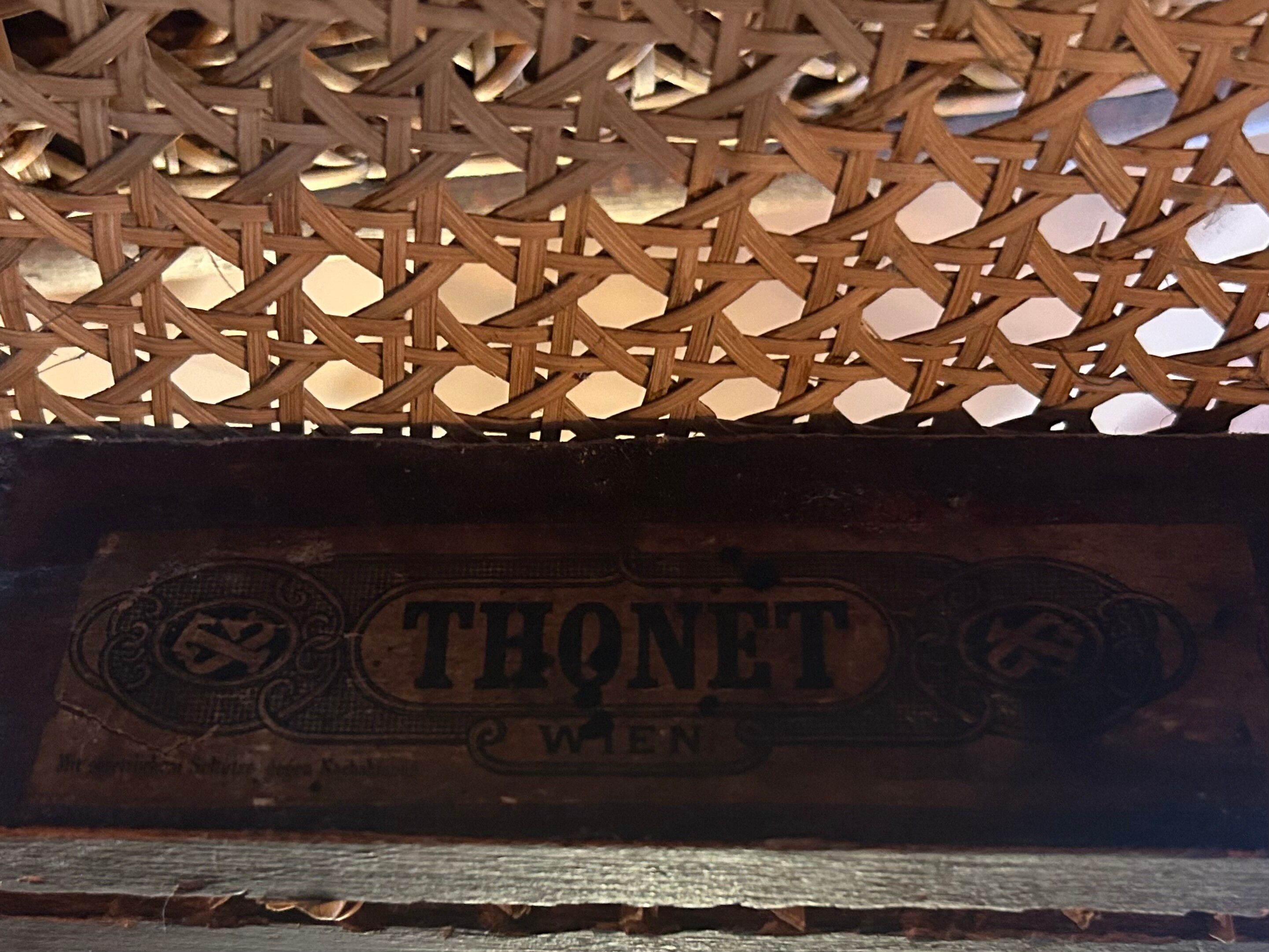 Antique Thonet chair in bent wood and caning - Model no. 32
