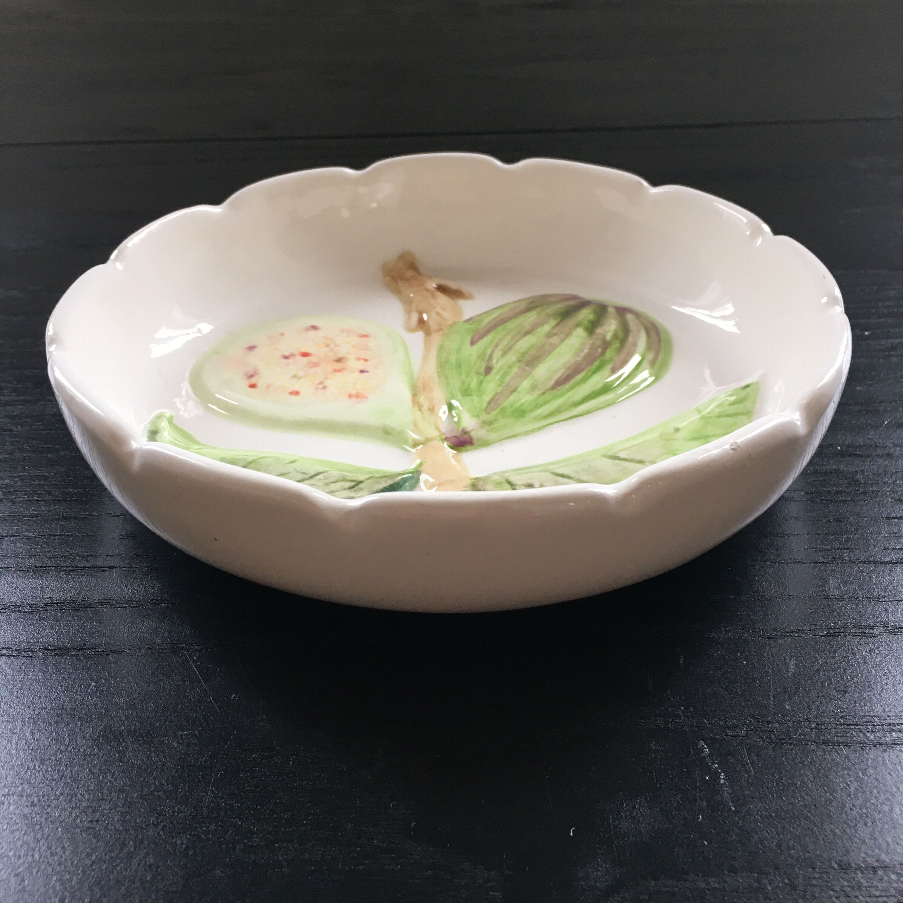 Fig-decorated slip pocket emptier