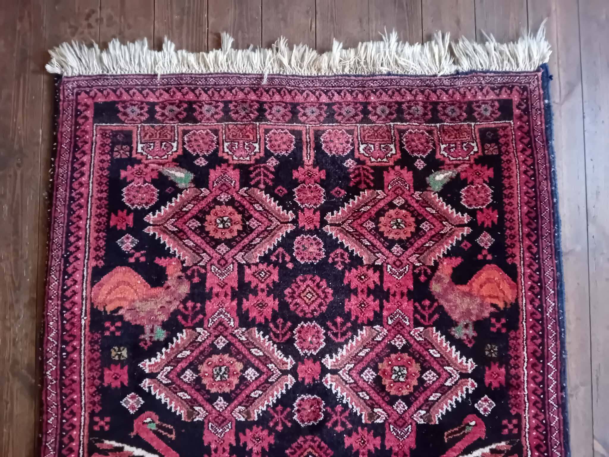 Handmade Belouch Persian rug 198x109cm