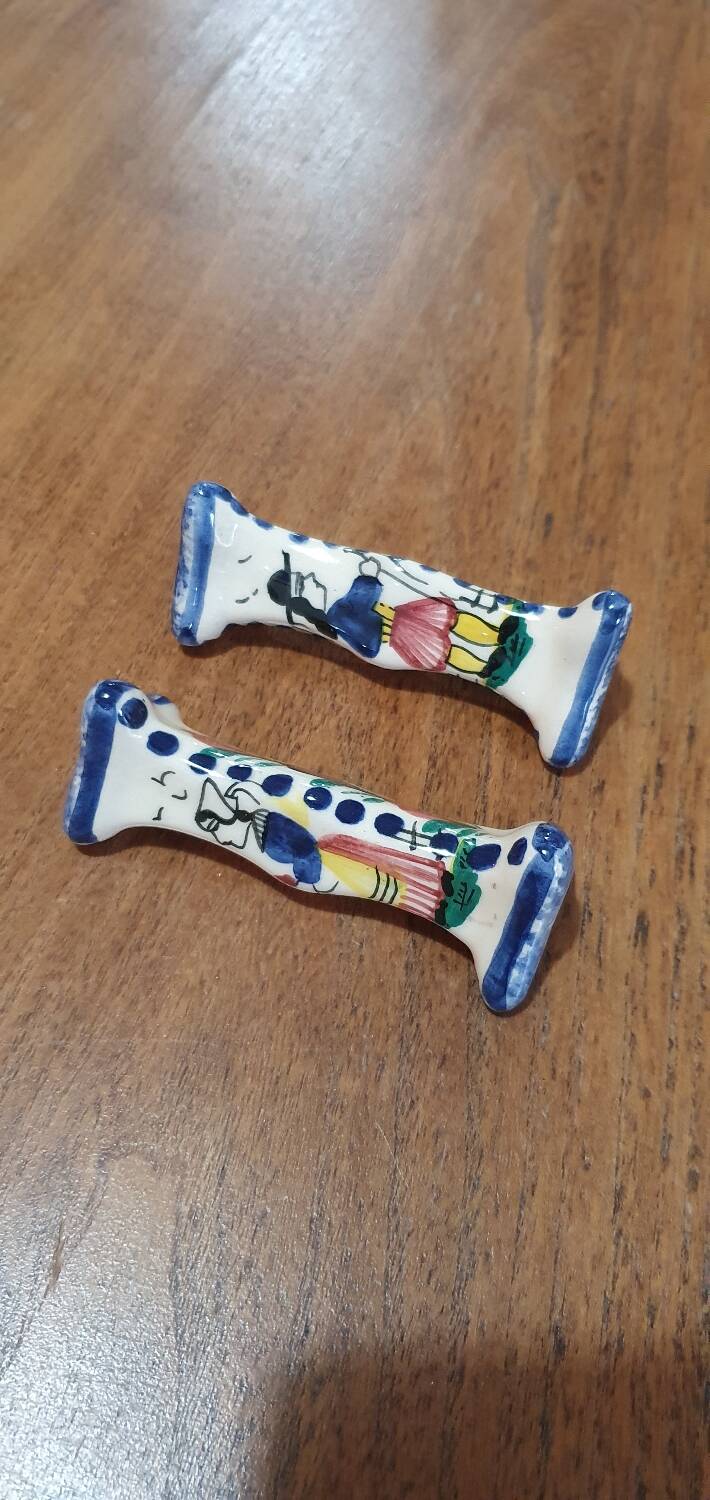 2 Henriot Quimper knife holders