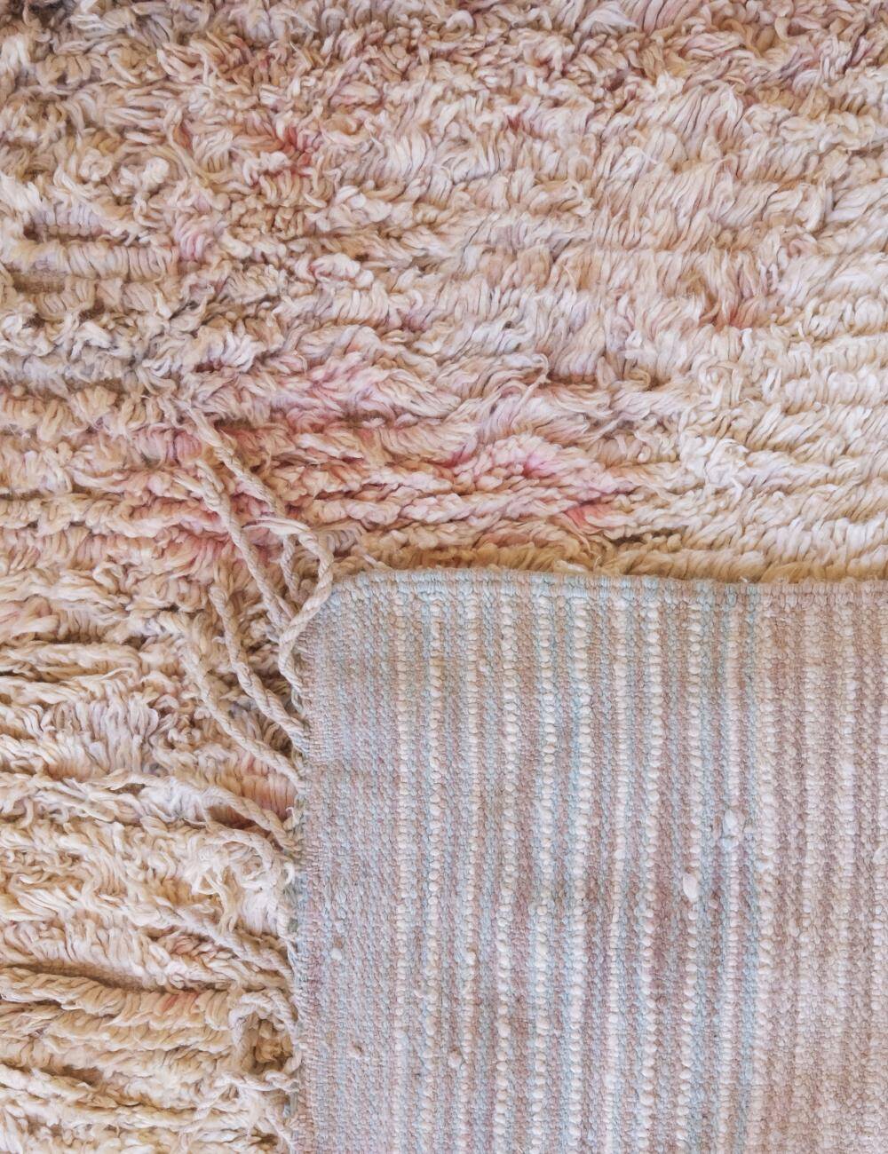 Contemporary Berber Rug - 398 x 282 cm