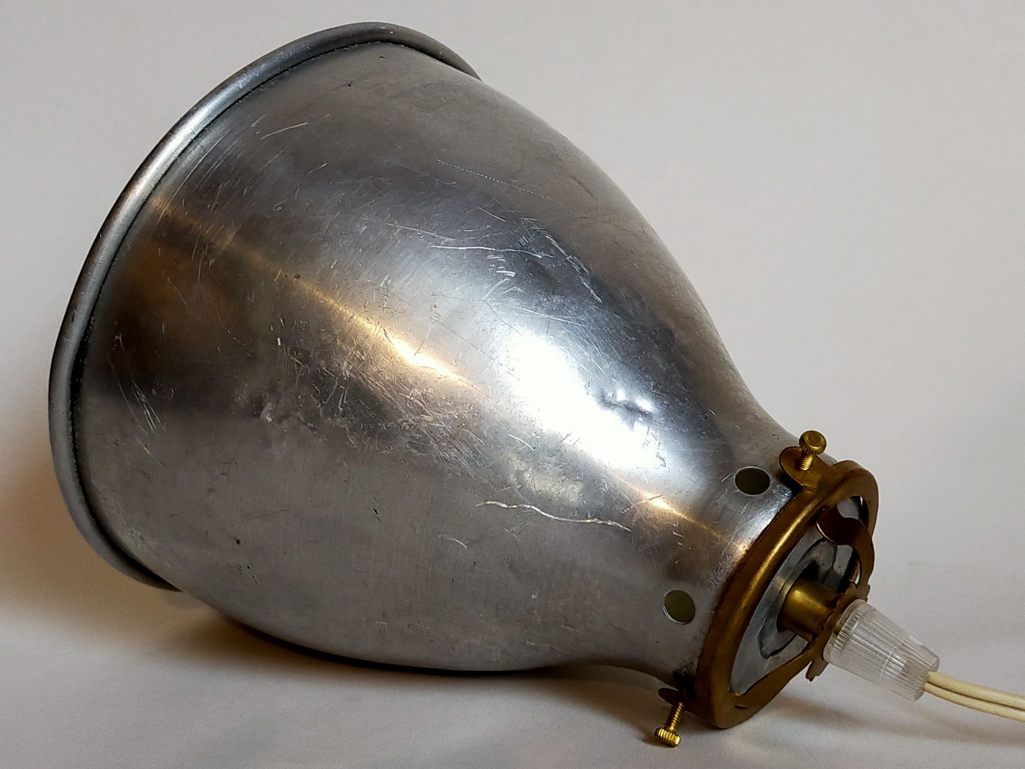Suspension lampshade bell in vintage aluminum