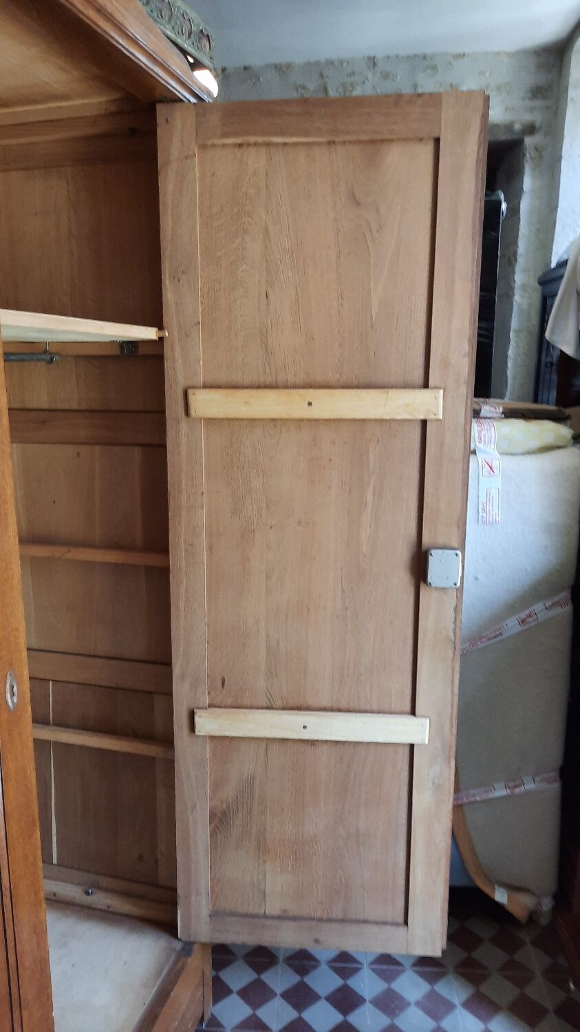 Armoire parisienne