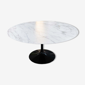 Dining table by Eero Saarinen for Knoll International