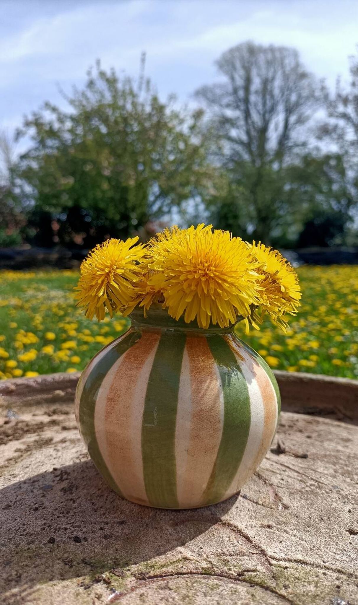 Small colorful vase 💐
