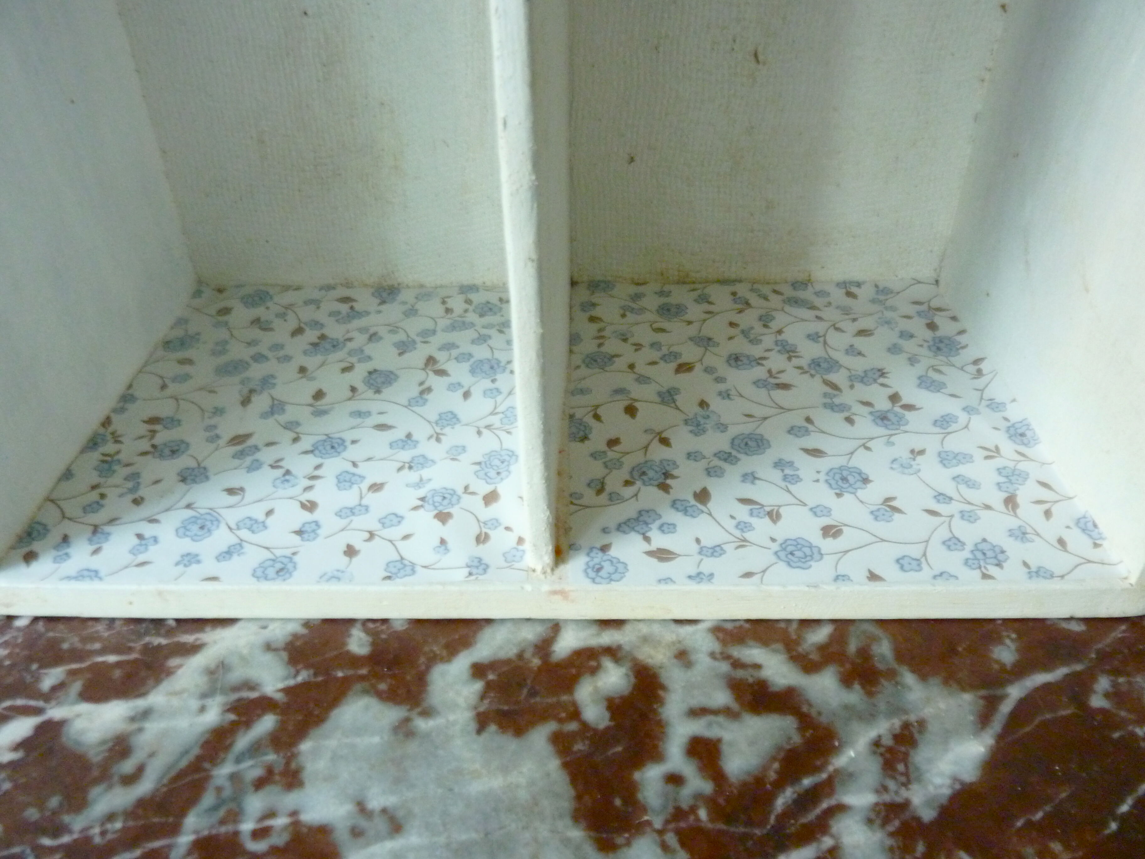 The 1950s wall cabinet