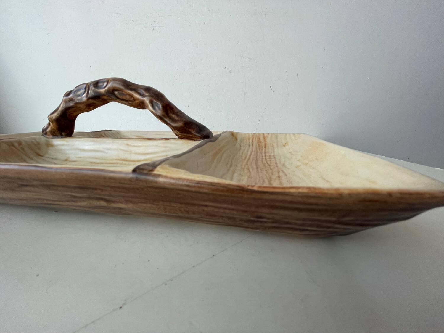 Ceramic presentation dish