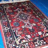 Tapis Vintage Malayer en Laine, Années 1970, Élégance et Tradition