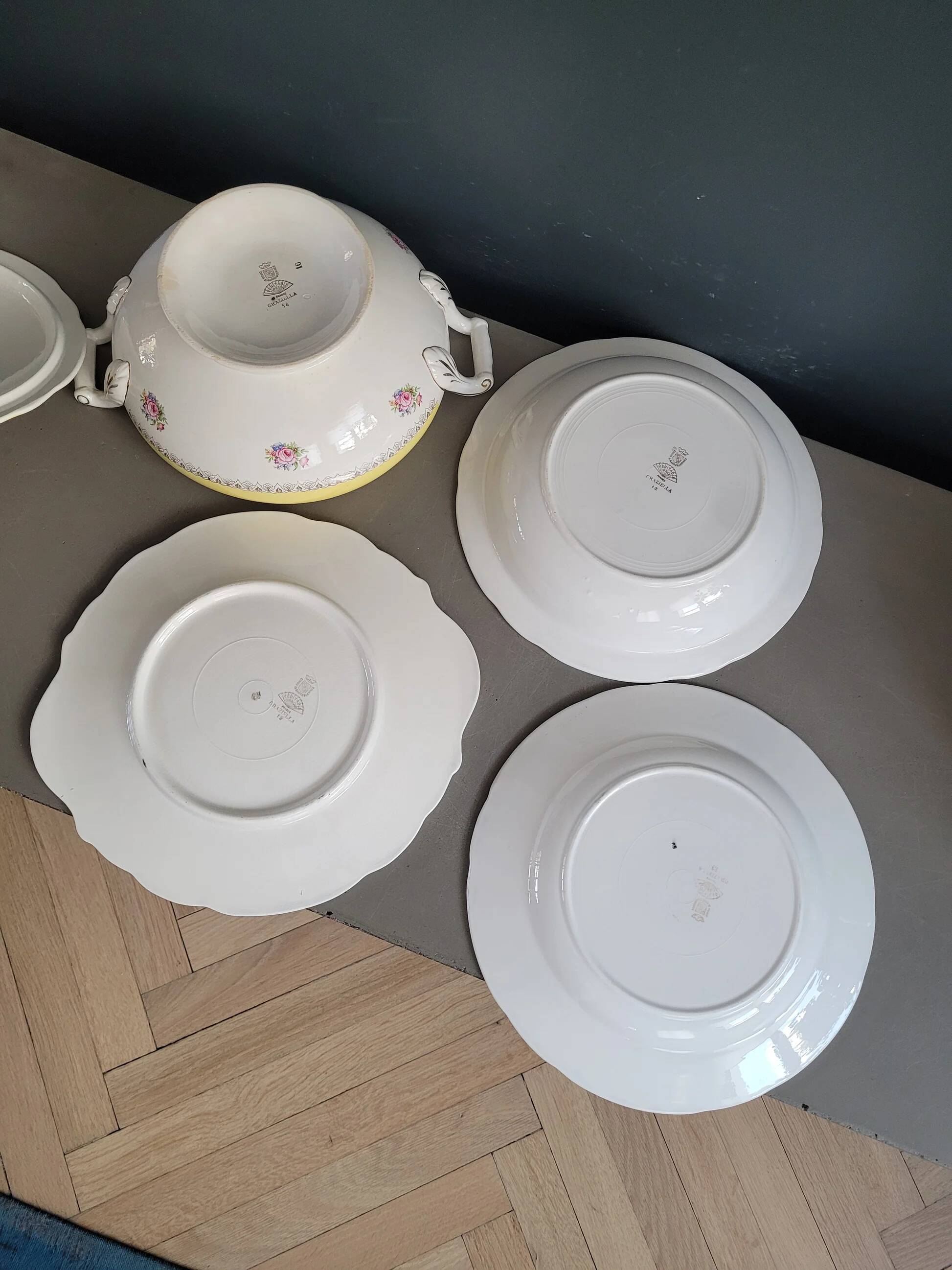Soup tureen and 3 dishes Digoin & Sarreguemines model Graziella - Ref 921