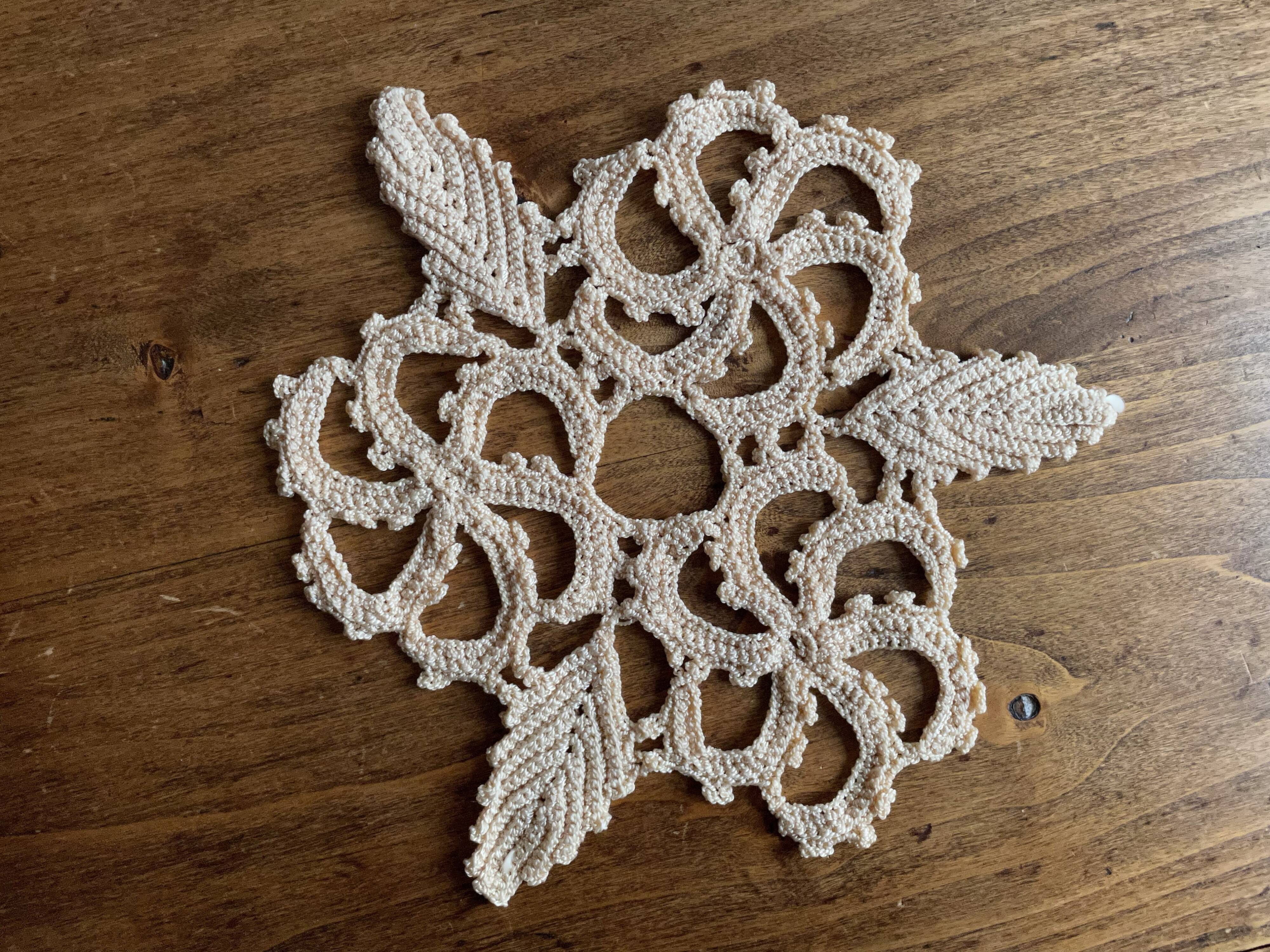 Crochet placemat, vintage, beige