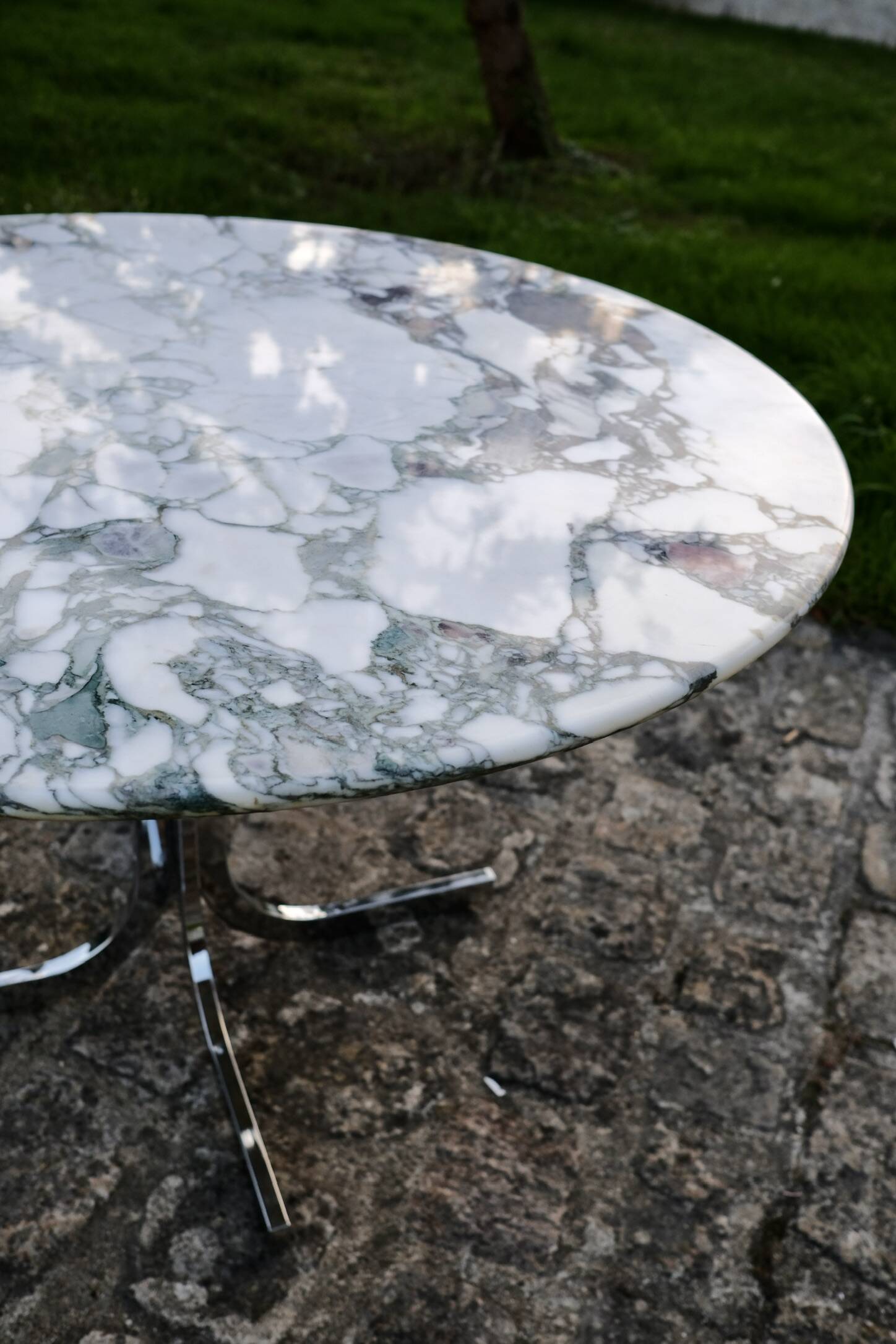 Medici Breccia marble dining table, Italy, 1970s