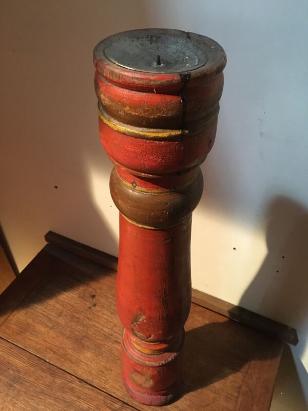 Bougeoir indien en teck peint et patiné