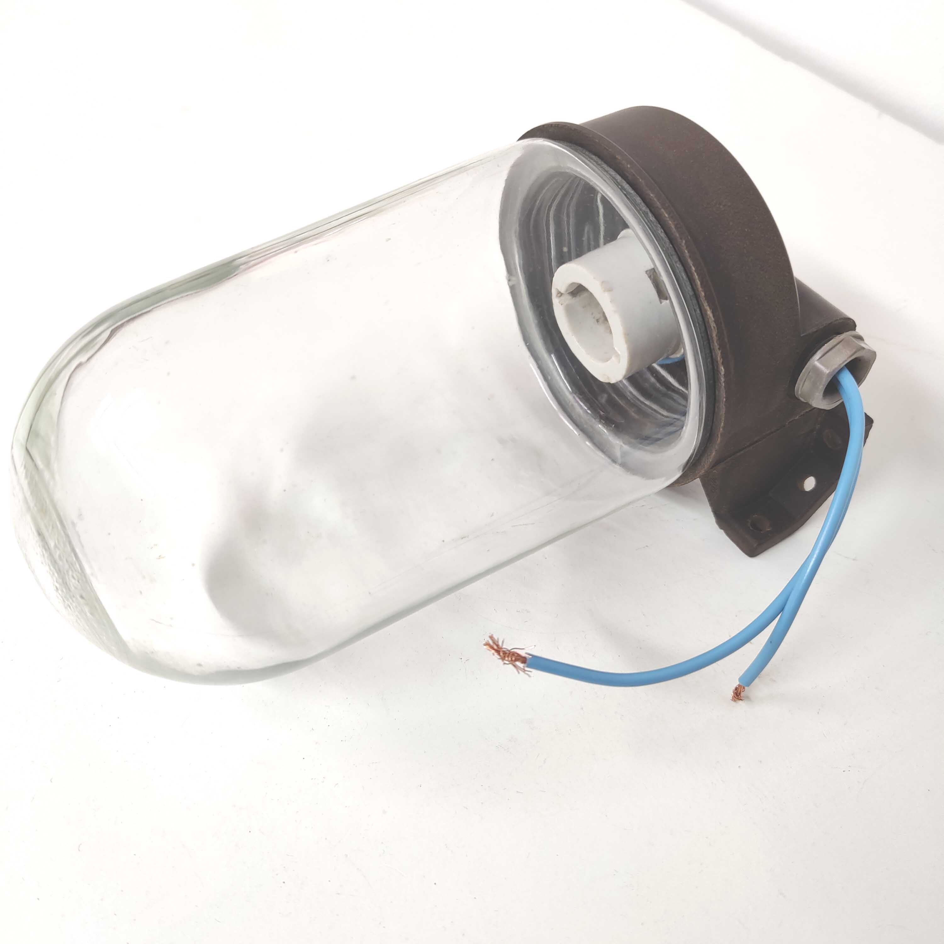 Applique globe en verre et bakélite industriel