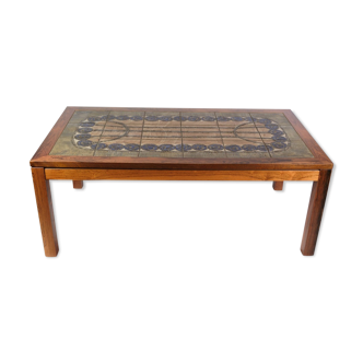 Coffee table decorated with tiles in rosewood danish design from the 1960s