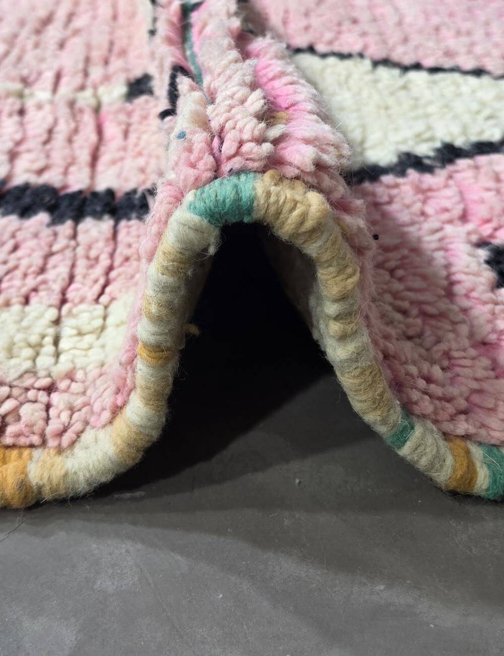 Berber Pink Rug - 290 x 200 cm