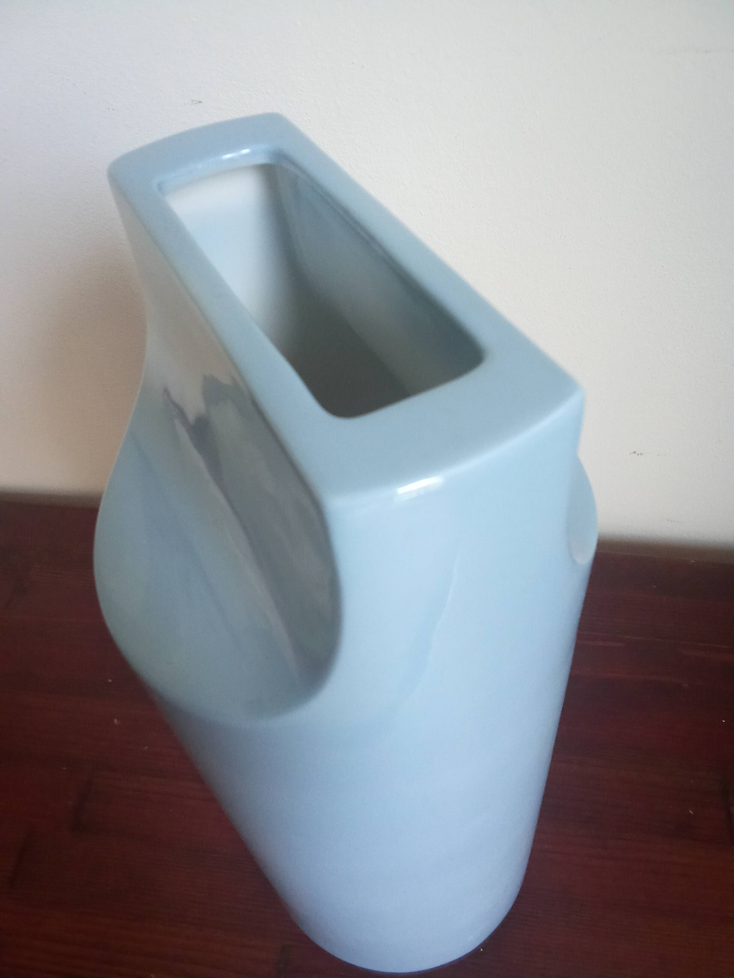 Ettore sottsass whistle vase for habitat
