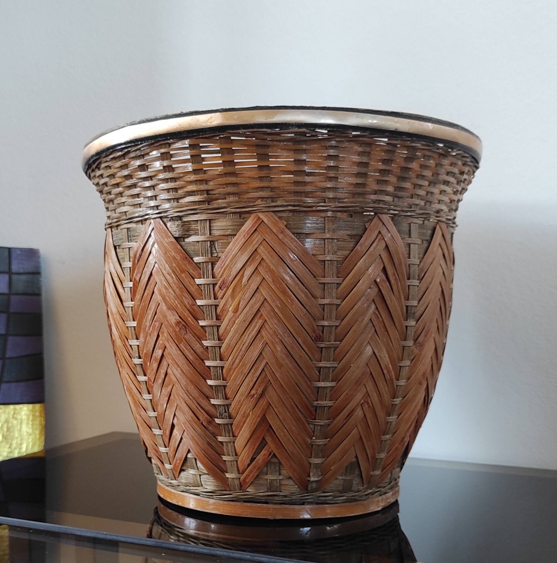 Cache-pot vintage en rotin et bambou 