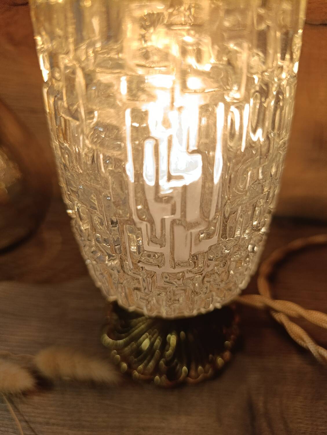 Chic retro table lamp in bronze, spindle glass Lumel, upcycled vintage