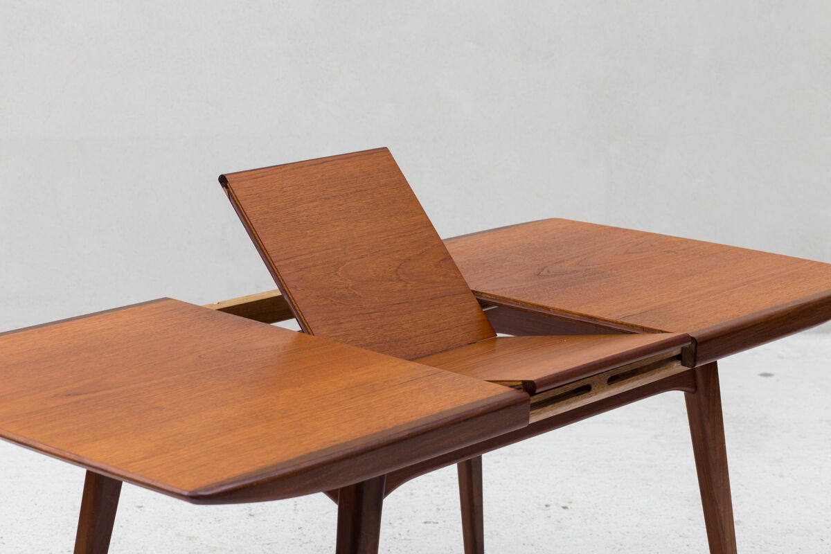 Dining table by Louis Van Teeffelen for Wébé, Dutch design, 1960’s