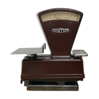 Testut kitchen scale in bakelite