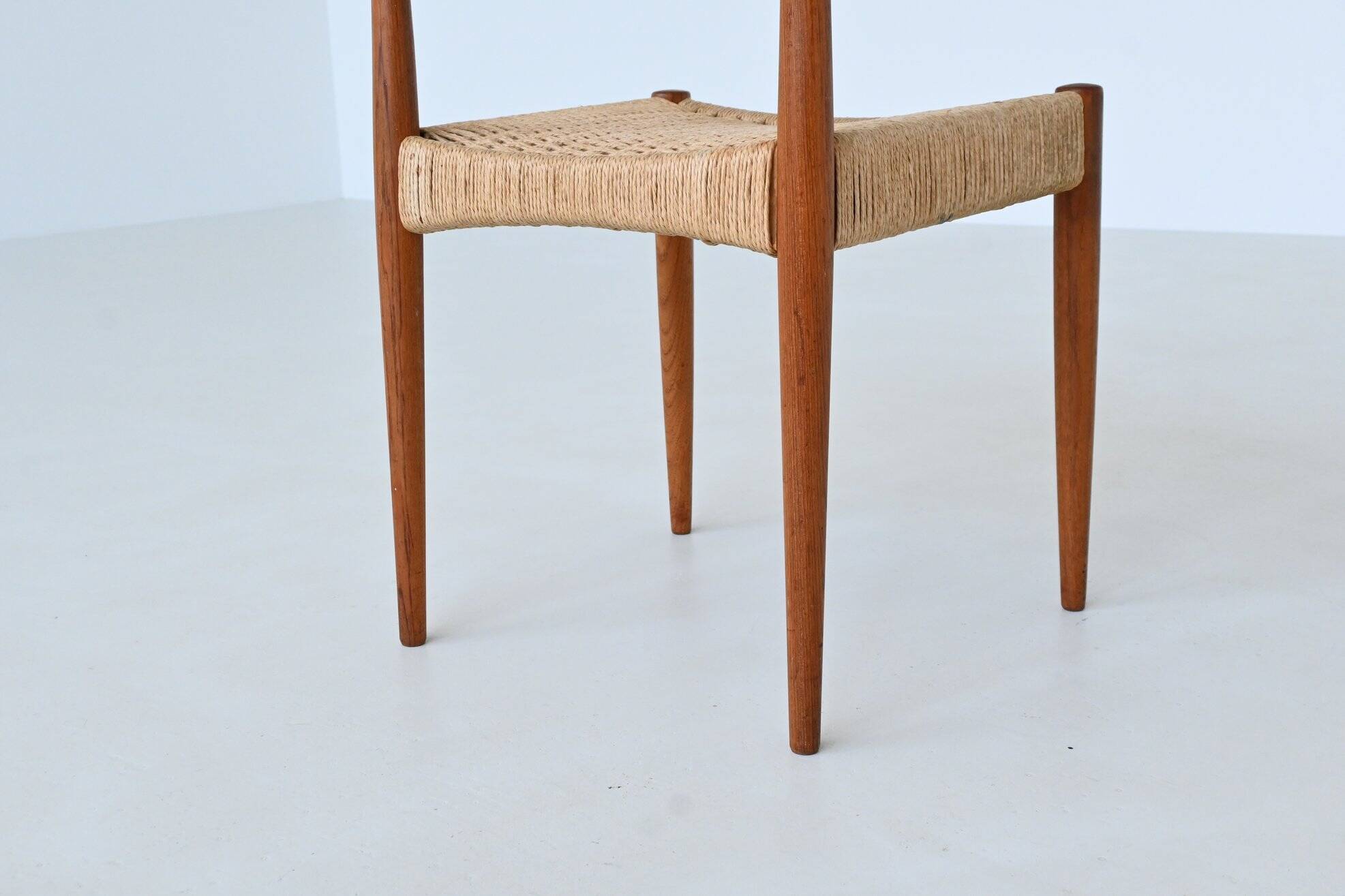 Arne Hovmand Olsen set of eight dining chairs in oak Mogens Kold Denmark 19
