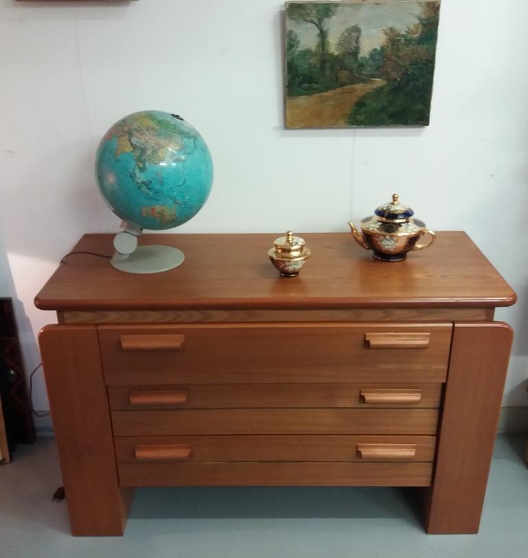 Oak-plated dresser 1980