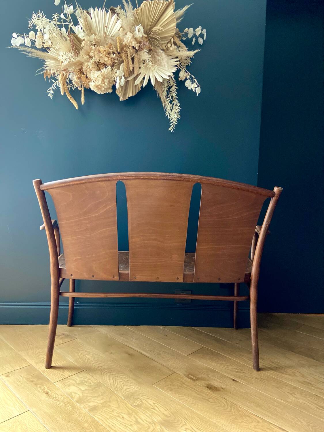 Bistro-style bench in embossed wood stamped Thonet - early 20th century