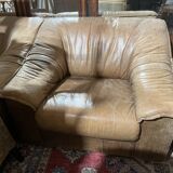 Paire de fauteuil chauffeuse cuir havane 70"