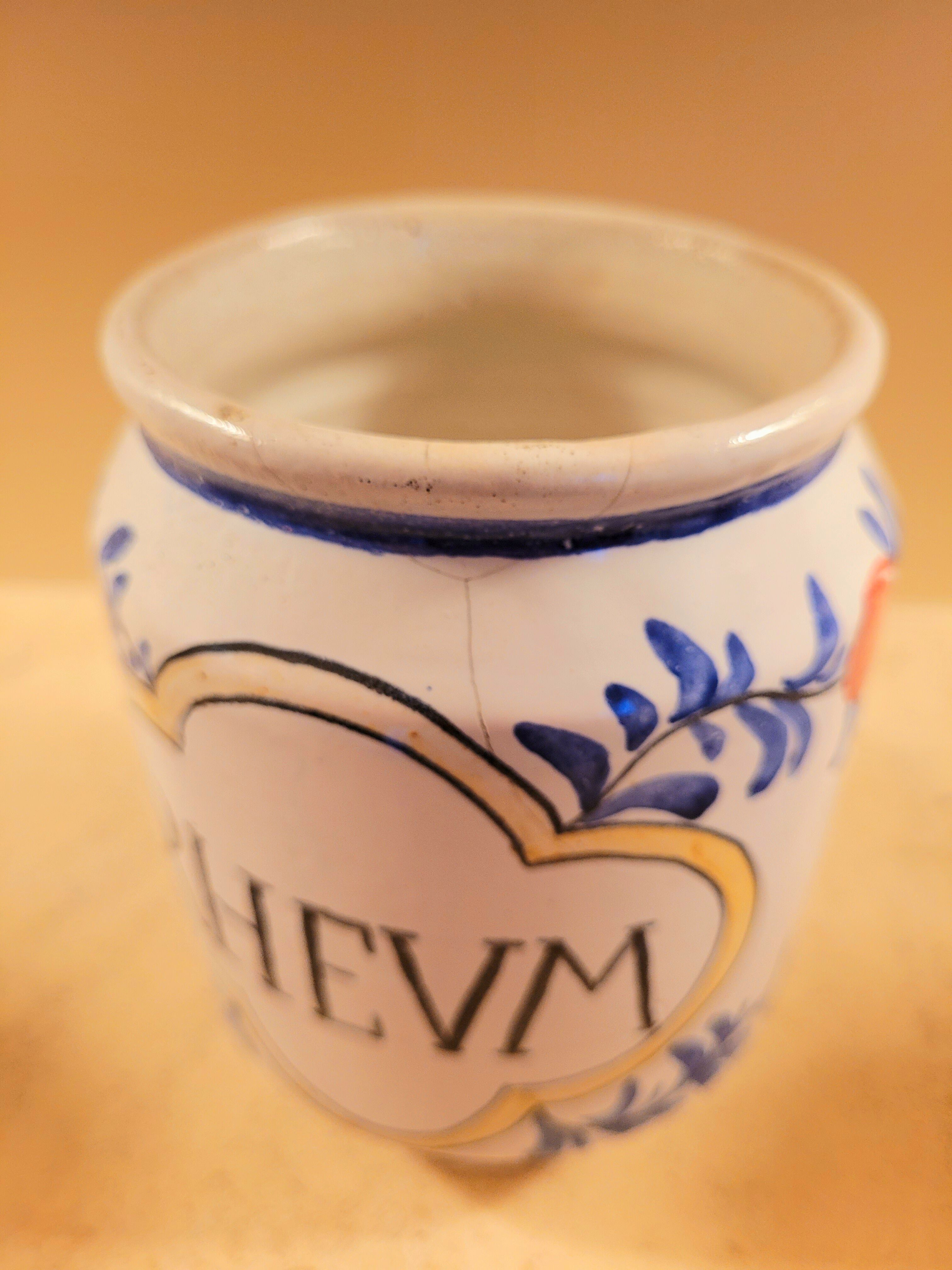 Ancien pot à pharmacie en faience vintage