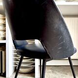 Chair in black faux leather