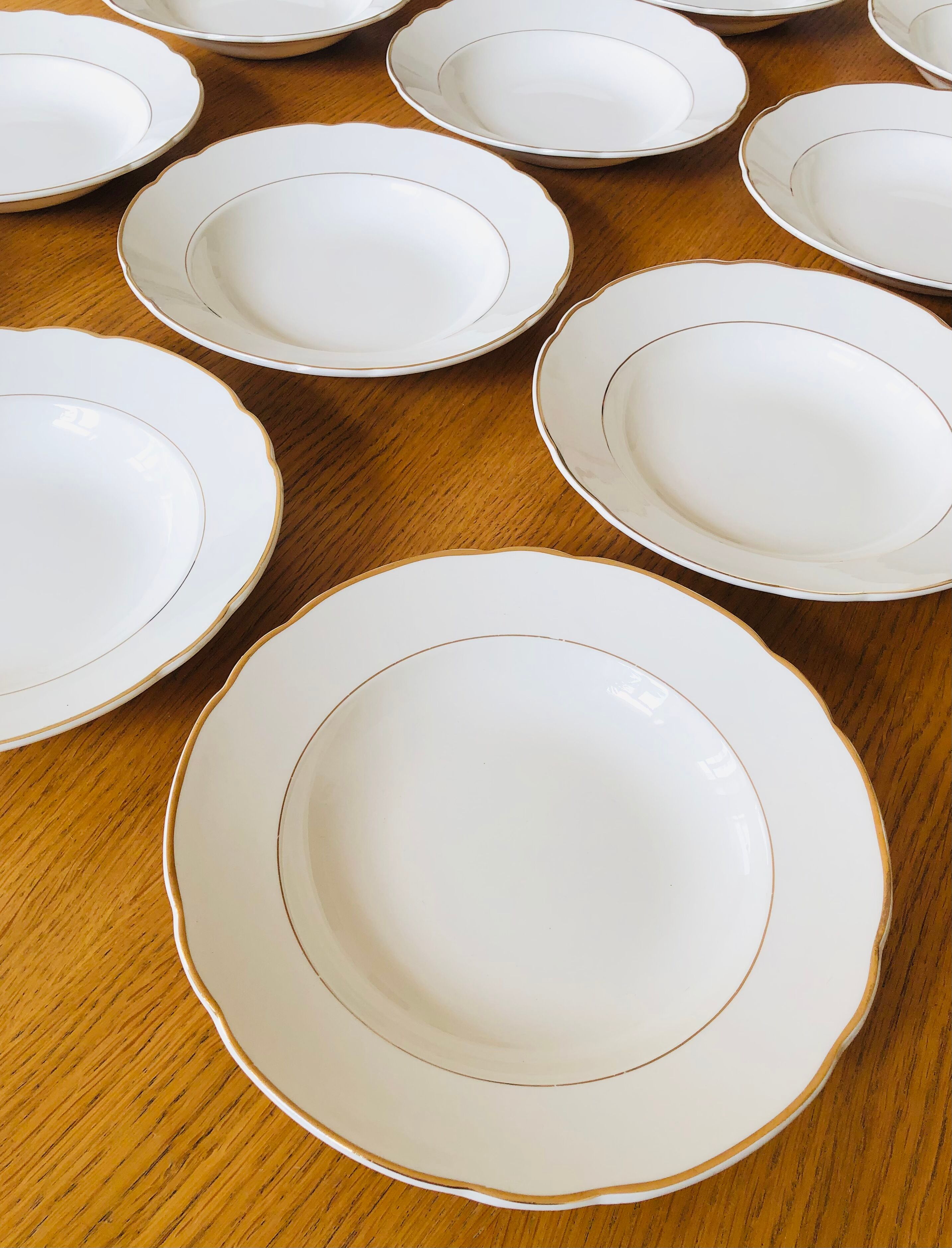 Set of 12 hollow plates in Villeroy & Boch ceramic
