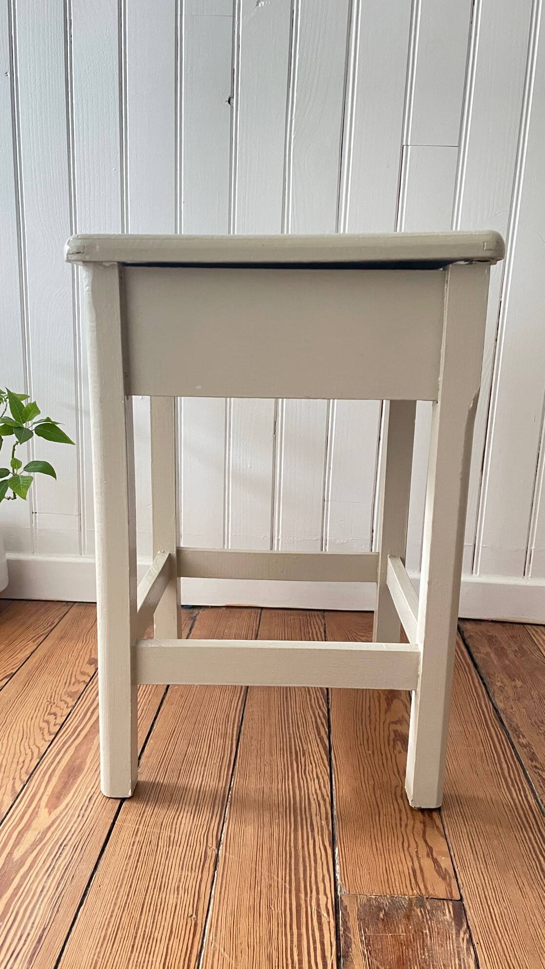 VINTAGE Beige Stool Chest