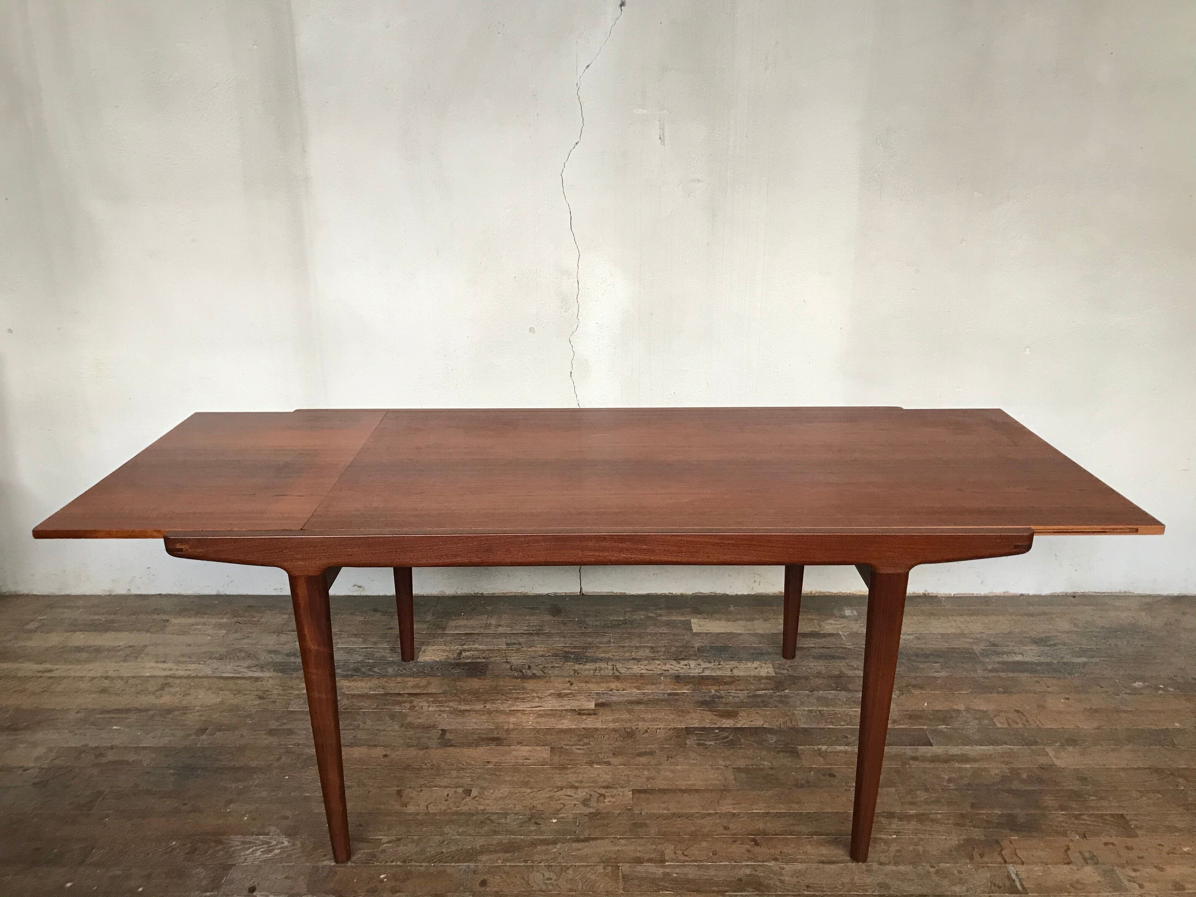 Authentic Scandinavian table teak design1950 1960 feet spindles