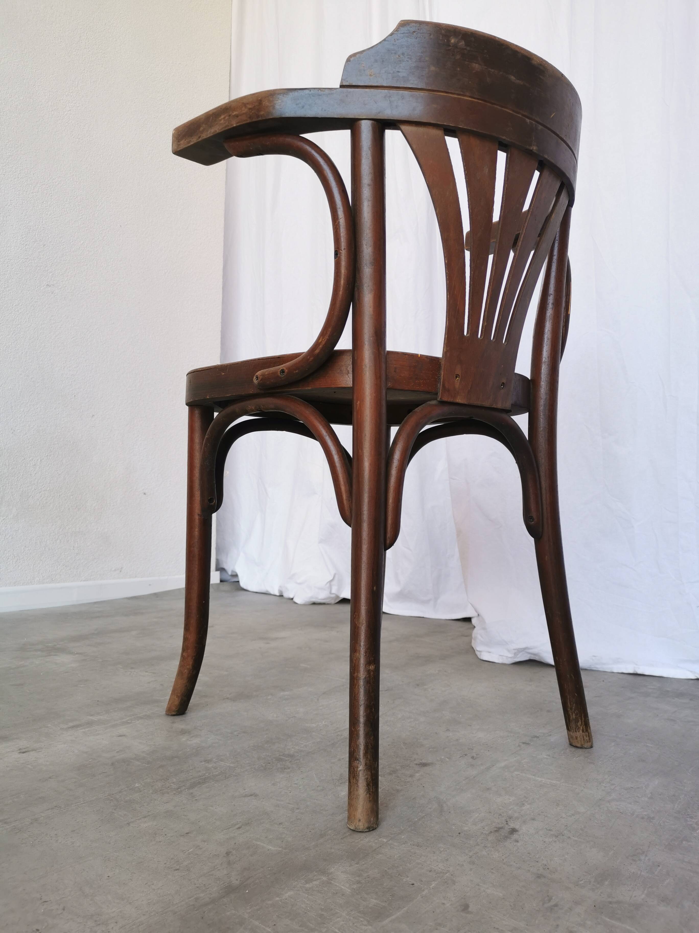 Chaise de salle à manger vintage en bois courbé : fauteuil style Thonet du milieu du siècle