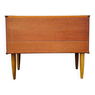 Minimalist teak chest of drawers