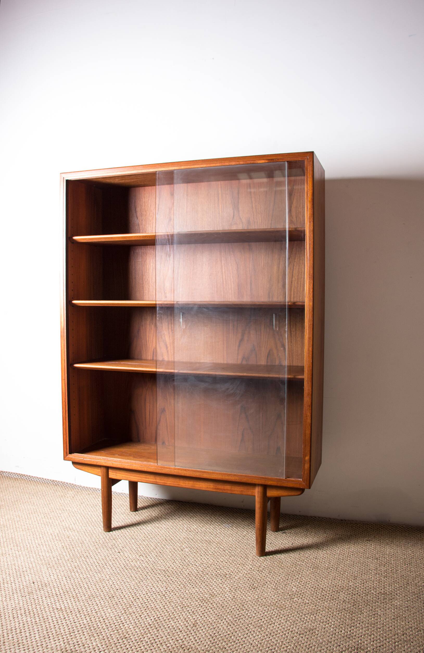 Danish Teak Bookcase, Showcase by Borge Mogensen for Soborg Mobelfabrik 1960.