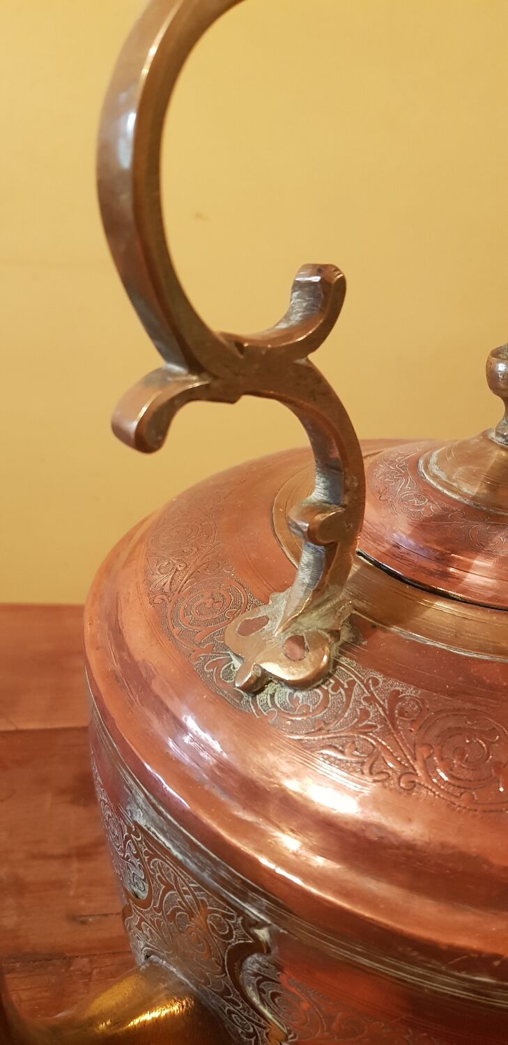 Large 19th century copper kettle.