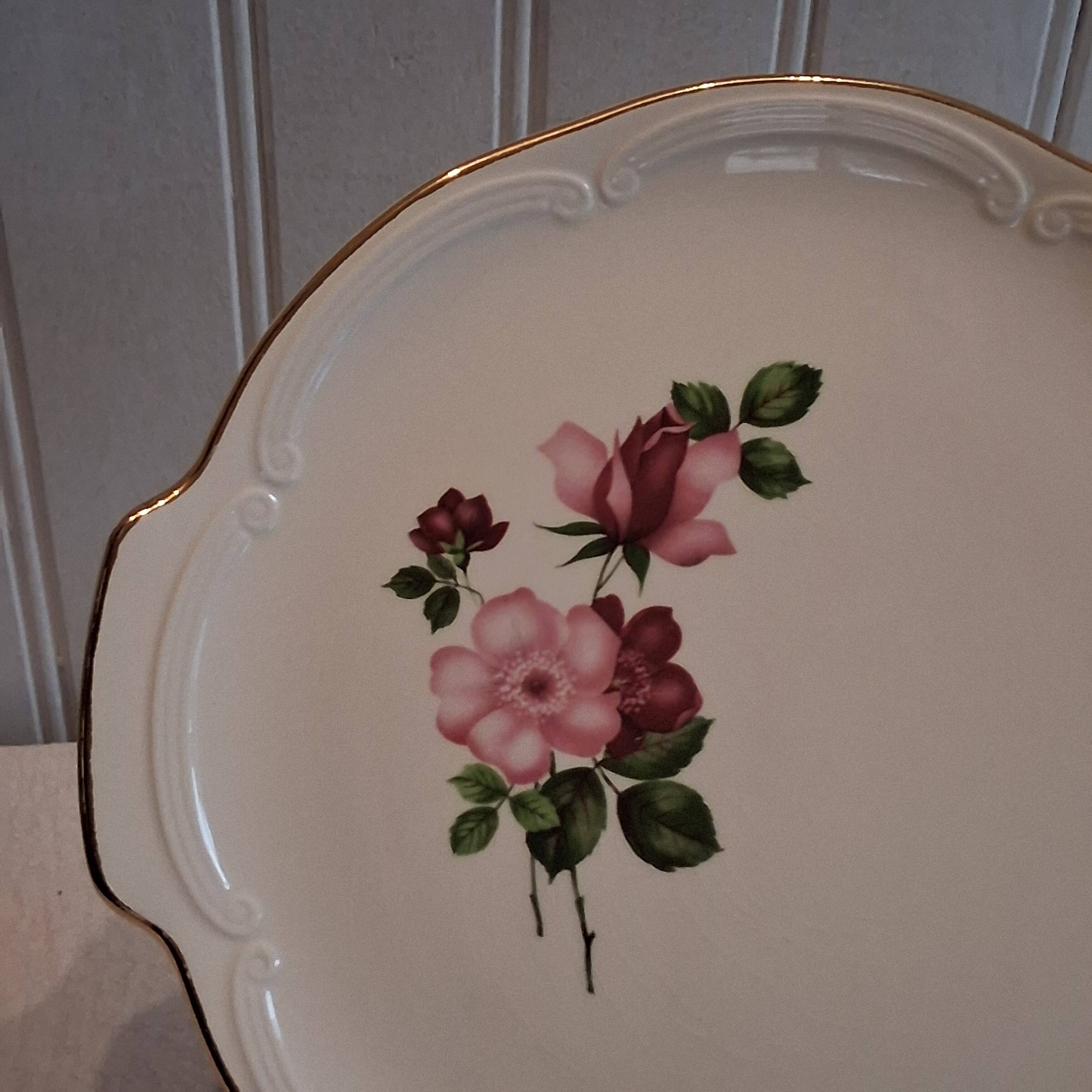 Ear plate from Gien model "Chinon" in very good condition.