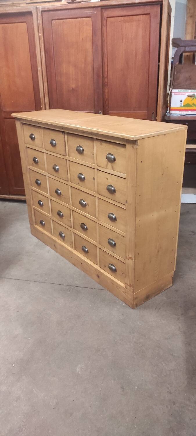 Seed trader's furniture with 20 fir drawers
